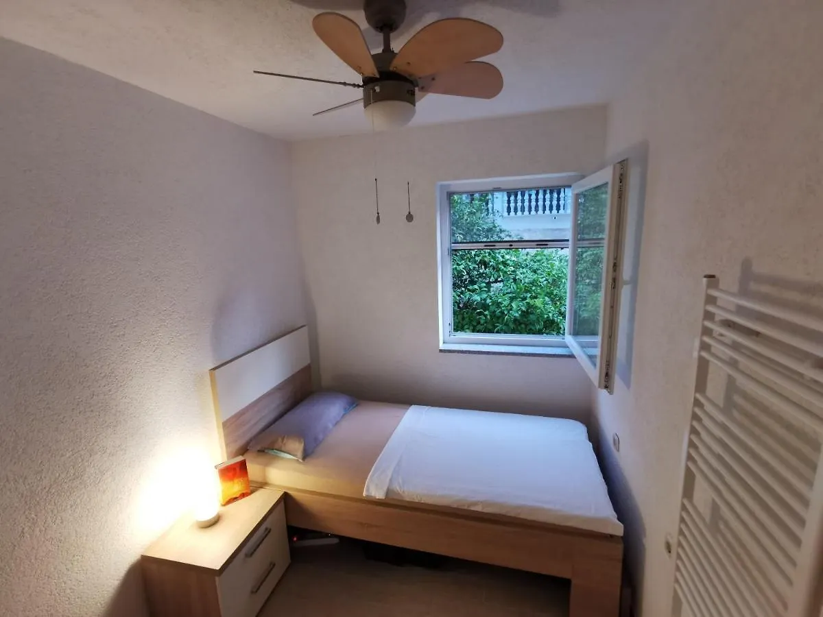 Apartment Mira - Sea View Trogir Hırvatistan